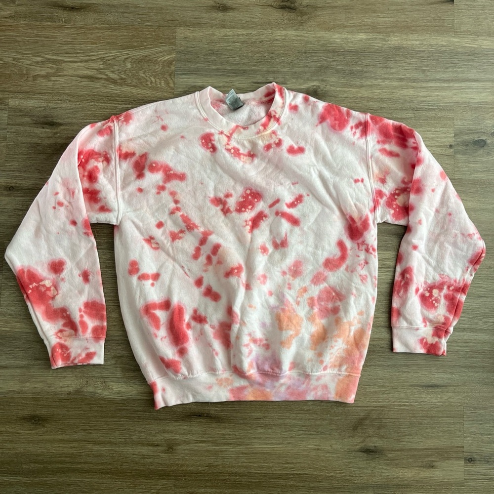 Tie-Dye Sweatshirt in Pink and Red